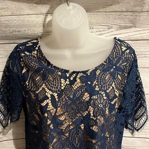 Express navy lace overlay blouse with tan shirt beneath💙 Modest but fun!🥂 S